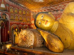 Sri Lanka Sehenswürdigkeiten und Highlights Dambulla liegender Buddha
