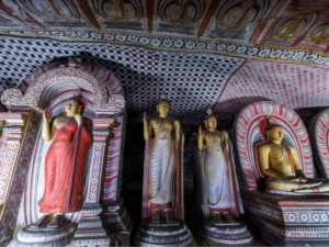Sri Lanka Sehenswürdigkeiten und Highlights Dambulla Buddha Statuen